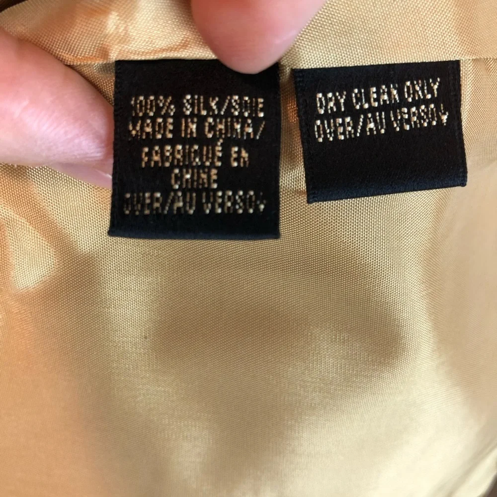 Dana Buchman 100% Silk Blazer - size 2 - Picture 11 of 11